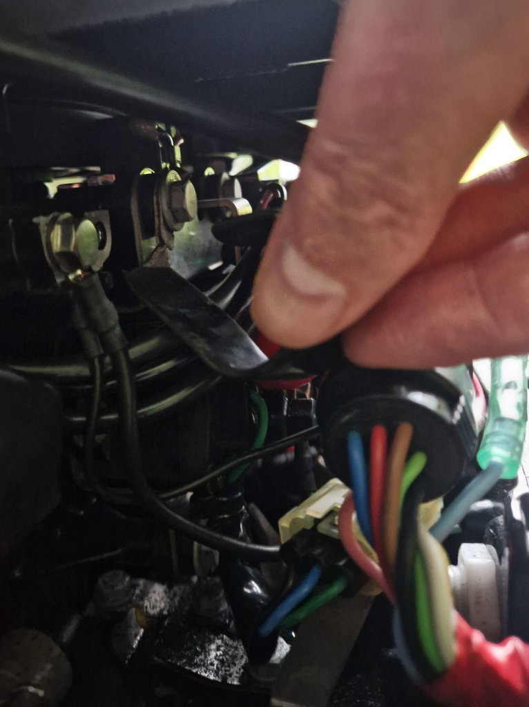 Tohatsu 20MSF_edited.jpg